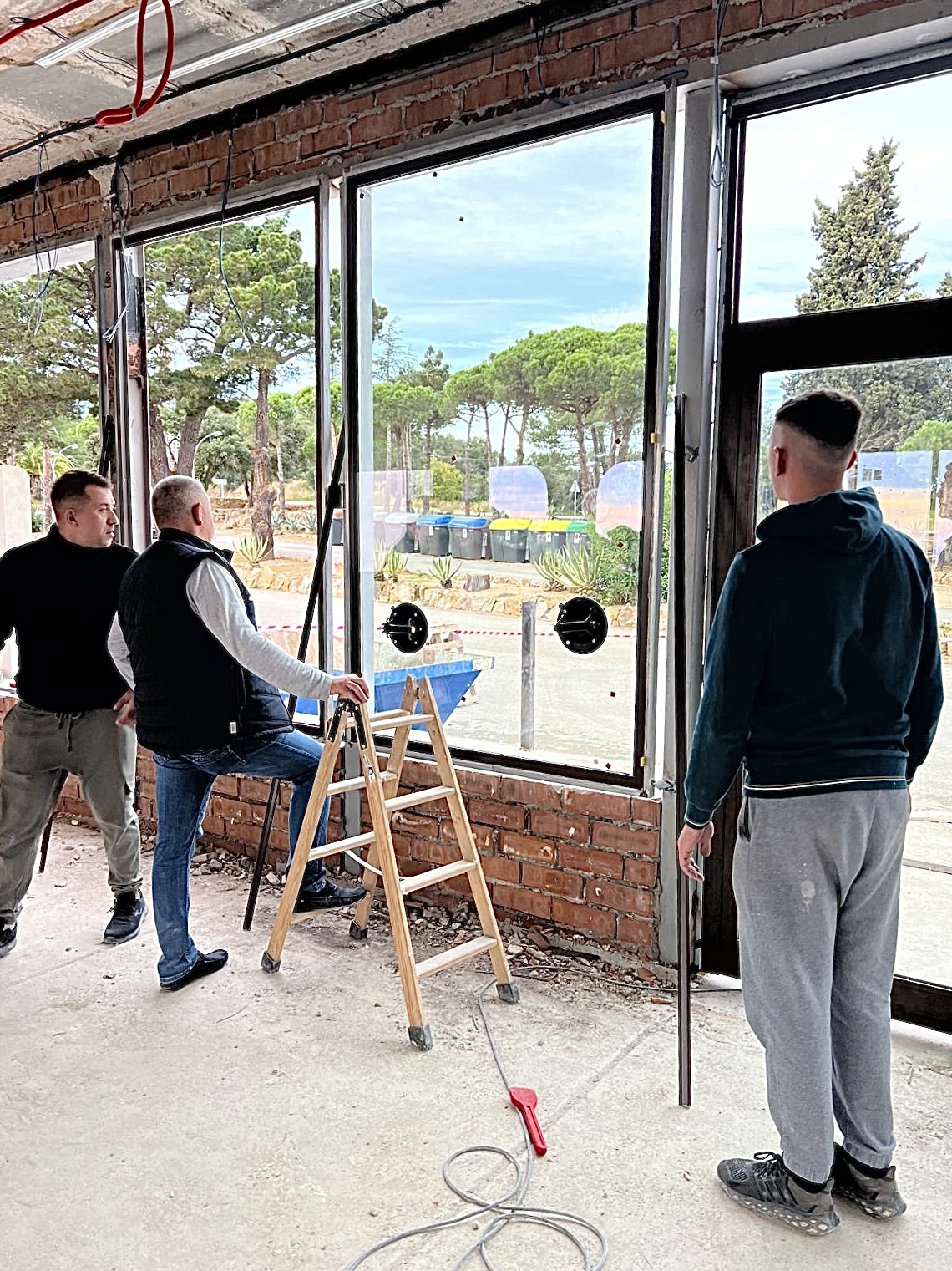 Supervisión técnica y seguimiento del avance real de la obra