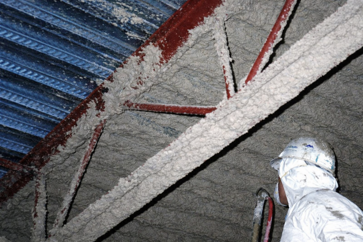 mortero ignífugo proyectado sobre estructura metálica y chapa colaborante