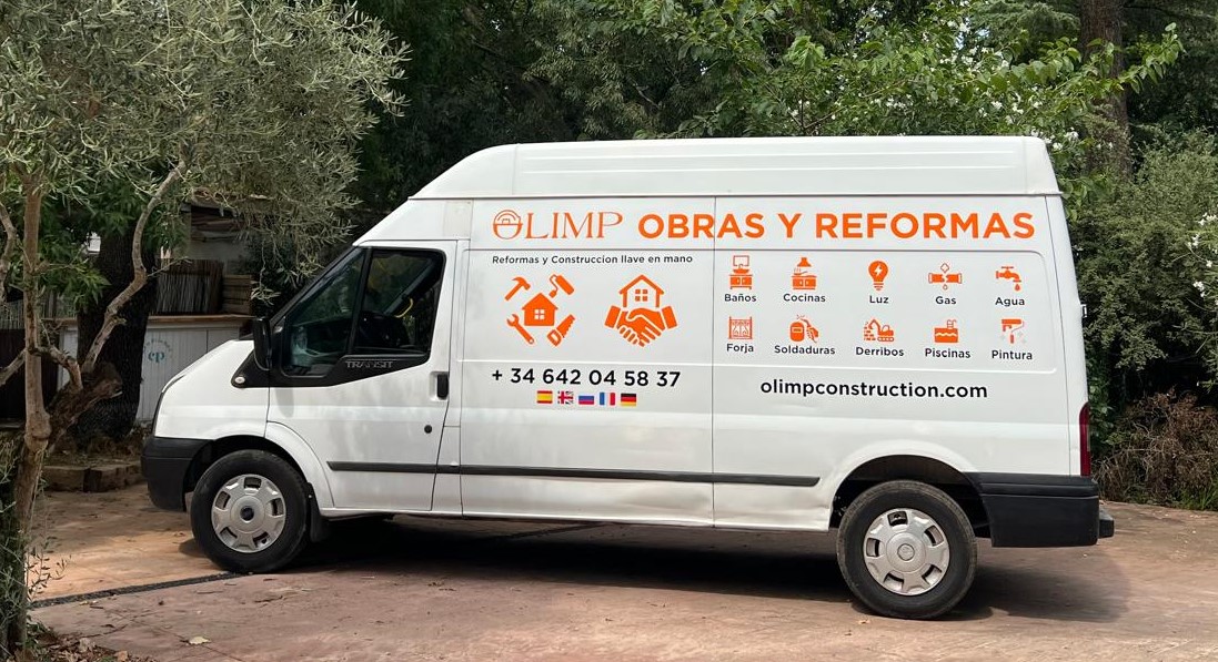 Oficina despejada y lista para entrega